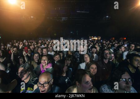 13 mai 2022 : le chanteur-compositeur-interprète et guitariste anglais James Bay présente un spectacle complet au Leadmill à Sheffield, lors de la dernière nuit de sa tournée au Royaume-Uni en 2022. La tournée se produit avant la sortie de son album studio de 3rd â€˜Leapâ€™ en juillet. Le Leadmill est toujours menacé de se fermer alors que des milliers de personnes signent une pétition pour sauver le lieu emblématique. Arctic Monkeys, Richard Hawley, Jarvis Cocker et amenez-moi les Oli Sykes de l'Horizonâ€™s sont parmi les artistes de Sheffield qui ont parlé en soutien au lieu (Credit image: © Myles Wright/ZUMA Press Wire) Banque D'Images