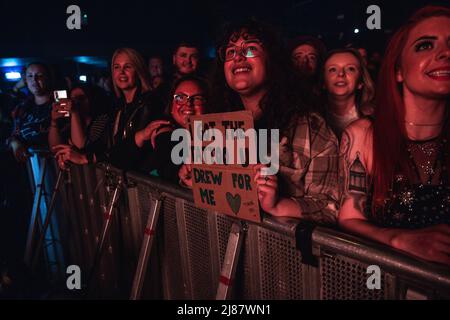 13 mai 2022 : le chanteur-compositeur-interprète et guitariste anglais James Bay présente un spectacle complet au Leadmill à Sheffield, lors de la dernière nuit de sa tournée au Royaume-Uni en 2022. La tournée se produit avant la sortie de son album studio de 3rd â€˜Leapâ€™ en juillet. Le Leadmill est toujours menacé de se fermer alors que des milliers de personnes signent une pétition pour sauver le lieu emblématique. Arctic Monkeys, Richard Hawley, Jarvis Cocker et amenez-moi les Oli Sykes de l'Horizonâ€™s sont parmi les artistes de Sheffield qui ont parlé en soutien au lieu (Credit image: © Myles Wright/ZUMA Press Wire) Banque D'Images