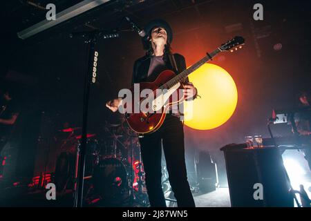 13 mai 2022 : le chanteur-compositeur-interprète et guitariste anglais James Bay présente un spectacle complet au Leadmill à Sheffield, lors de la dernière nuit de sa tournée au Royaume-Uni en 2022. La tournée se produit avant la sortie de son album studio de 3rd â€˜Leapâ€™ en juillet. Le Leadmill est toujours menacé de se fermer alors que des milliers de personnes signent une pétition pour sauver le lieu emblématique. Arctic Monkeys, Richard Hawley, Jarvis Cocker et amenez-moi les Oli Sykes de l'Horizonâ€™s sont parmi les artistes de Sheffield qui ont parlé en soutien au lieu (Credit image: © Myles Wright/ZUMA Press Wire) Banque D'Images