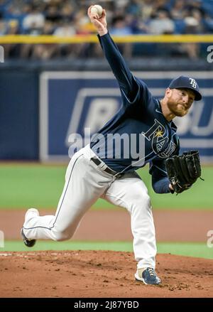 Tampa, États-Unis. 13th mai 2022. Tampa Bay Rays starter Drew Rasmussen lance contre les Blue Jays de Toronto pendant le deuxième repas au Tropicana Field à Saint-Pétersbourg, en Floride, le vendredi 13 mai 2022. Photo de Steve Nesius/UPI crédit: UPI/Alamy Live News Banque D'Images