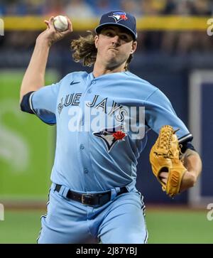 Tampa, États-Unis. 13th mai 2022. Kevin Gaussman, le lanceur des Blue Jays de Toronto, s'oppose aux Tampa Bay Rays lors du deuxième repas au Tropicana Field à Saint-Pétersbourg, en Floride, le vendredi 13 mai 2022. Photo de Steve Nesius/UPI crédit: UPI/Alamy Live News Banque D'Images