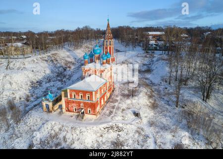 L'ancienne Église de Kazan, icône de la mère de Dieu et de la Transfiguration du Sauveur (1758), un après-midi de janvier. Tutaev (Romanov-Borisoglebs Banque D'Images