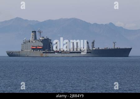 USNS Patuxent (T-AO-201), un lubrificateur Henry J. Kaiser exploité par la marine des États-Unis, s'approche de Hunterston sur le Firth de Clyde. Banque D'Images
