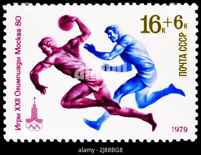 MOSCOU, RUSSIE - 10 AVRIL 2022 : timbre-poste imprimé en URSS montre les Jeux Olympiques de Moscou 1980 Handball, série Jeux Olympiques d'été 1980 (X), vers 1979 Banque D'Images