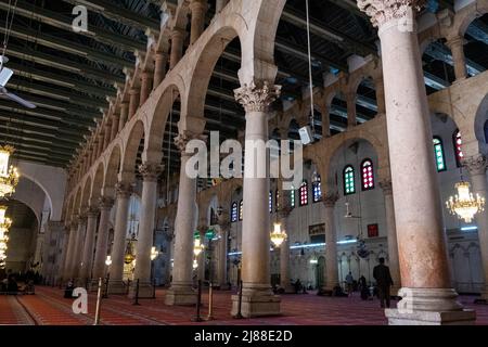 Damas, Syrie - Mai 2022 : à l'intérieur de la mosquée Omeyyade, également connue sous le nom de Grande Mosquée de Damas Banque D'Images