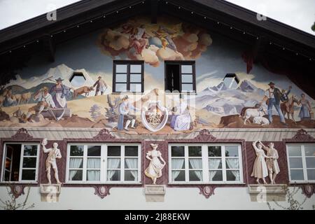 Lueftlmalerei. Garmisch-Partenkirchen est depuis des mois en préparation à la réunion de G7 du 13 mai 2022. La réunion de G7 aura lieu à Schloss Elmau, près de Garmisch-Patenkirchen, du 26 juin au 28 2022 juin. (Photo par Alexander Pohl/Sipa USA) Banque D'Images