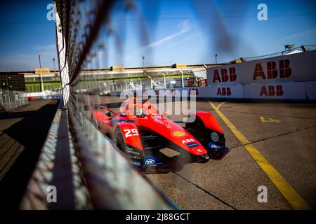 Berlin, Allemagne. 14th mai 2022. 29 SIMS Alexander (gbr), Mahindra Racing, Mahindra M7Electro, action pendant l'ePrix de Berlin 2022, 5th rencontre du Championnat du monde de Formule E de la FIA ABB 2021-22, sur le circuit de rue de l'aéroport de Tempelhof du 13 au 15 mai, à Berlin - photo Joao Filipe / DPPI crédit: DPPI Media/Alay Live News Banque D'Images
