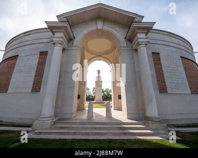 Il s'agit du monument commémoratif de la première Guerre mondiale et du cimetière de la ville d'Arras, dans le nord de la France Banque D'Images