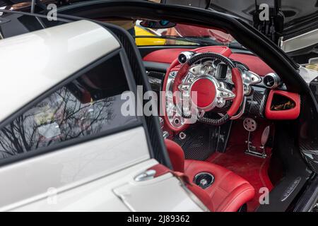 Pagani Huayra ‘222 DMD’ exposé au Scramble d’avril qui s’est tenu au Centre du patrimoine de Bicester le 23rd avril 2022 Banque D'Images