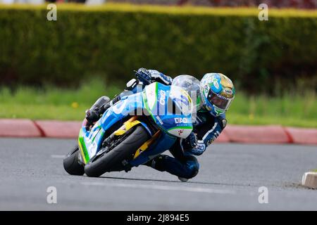 Portrush, Antrim, Irlande du Nord. 14th mai, 2022. FonaCAB Nichols Oils Northwest 200 courses; Dean Harrison (DAO Racing Kawasaki) dans la course SuperSport crédit: Action plus Sports/Alamy Live News Banque D'Images