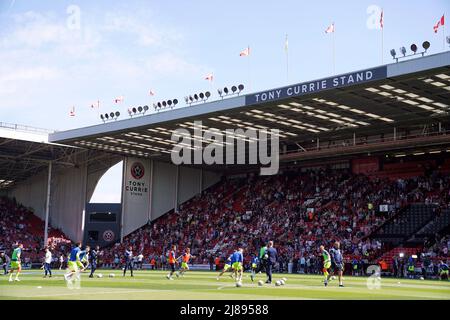 Les joueurs de Nottingham Forest s'échauffent sur le terrain avant la demi-finale du championnat Sky Bet, premier match de jambe à Bramall Lane, Sheffield. Date de la photo: Samedi 14 mai 2022. Banque D'Images