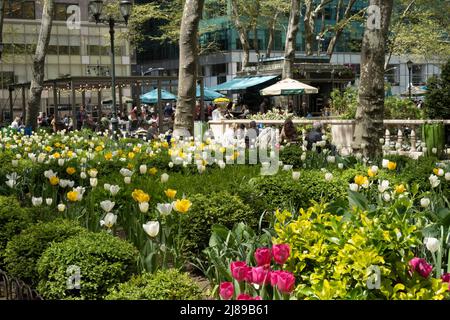 Bryant Park a de beaux paysages au printemps, New York City, USA 2022 Banque D'Images