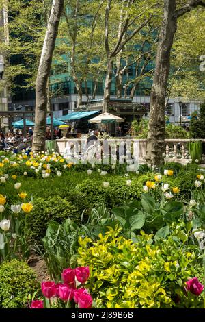 Bryant Park a de beaux paysages au printemps, New York City, USA 2022 Banque D'Images