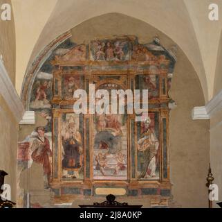 Affreschi dell’altare maggiore - pittore lombardo del XVI secolo - Cornello Tasso (BG) ,Italia,chiesa dei SS. Cornello, Cipriano e Antonio da Padova Banque D'Images