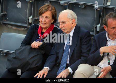 Rome, Italie. 14th mai 2022. ROME, ITALIE - 14.05.2022: VIP à tribuna. Giuliano Amato, presidente della corte costituzionale con la moglie Diana Vincenzi in tribuna agli internazionali di tennis di Roma. Crédit : Agence photo indépendante/Alamy Live News Banque D'Images