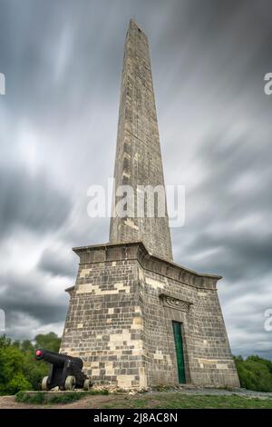 Le Wellington Memorila est un obélisque triangulaire de 175 pieds de haut situé sur un point des collines de Blackdown à l'extérieur de la ville de Wellington, dans le Somerset. Banque D'Images