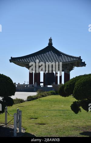 San Pedro, CA. ÉTATS-UNIS 2/28/2022. Cloche de l'amitié coréenne. Don de 1976 par la République de Corée au peuple de Los Angeles, CA. La cloche pèse 17 tonnes Banque D'Images