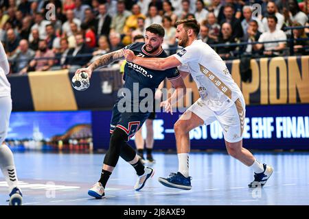 ÉLOHIM PRANDI et HARALD REINKIND lors de la Ligue des champions de l'EHF, quart de finale, match de handball de 1st jambes entre Paris Saint-Germain et THW Kiel le 11 mai 2022 au stade Pierre de Coubertin à Paris, France - photo Victor Joly / DPPI Banque D'Images