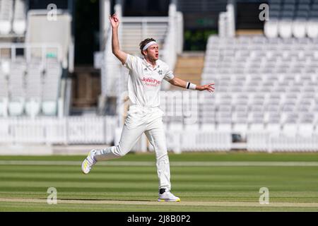 LONDRES, ROYAUME-UNI. 14th mai 2022. Stuart Broad du tinghamshire en action pendant le championnat du comté - Middlesex v le tinghamshire au terrain de cricket de Lord's le samedi 14 mai 2022 à LONDRES, EN ANGLETERRE. Credit: Taka G Wu/Alay Live News Banque D'Images