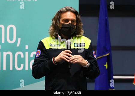 Les délégués assistent à une conférence de presse dans la région Lombardie avec Francesco Paolo Figliuolo, Commissaire spécial pour la mise en œuvre et la coordination des mesures nécessaires à l'endiguement et au contraste de l'urgence épidémiologique COVID-19, dans le centre de vaccination de Fiera Milano, Milan, Italie avec: Pietro Foroni où: Milan, Italie quand: 31 mars 2021 crédit : Mairo Cinquetti/WENN Banque D'Images