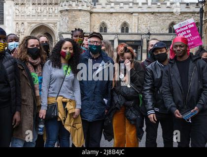 Jeremy Corbyn s'adresse aux manifestants du projet de loi « Kill the Bill » qui se sont rassemblés pour un rassemblement contre le nouveau projet de loi du gouvernement sur la police, la criminalité, la peine et les tribunaux, Parliament Square, Westminster. Il présente : Jeremy Corbyn où : Londres, Royaume-Uni quand : 03 avril 2021 crédit : Mario Mitsis/WENN Banque D'Images