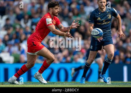 Romain Ntamack de Toulouse attrape le ballon lors du match demi-finale de la coupe des champions Heineken entre Leinster Rugby et Stade Toulousain au stade Aviva de Dublin, Irlande, le 14 mai 2022 (photo par Andrew SURMA/ SIPA USA). Banque D'Images