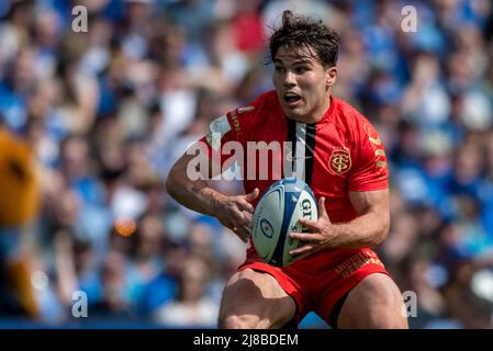 Antoine Dupont de Toulouse avec le ballon lors du demi-finale de la coupe des champions Heineken entre Leinster Rugby et Stade Toulousain au stade Aviva de Dublin, Irlande, le 14 mai 2022 (photo par Andrew SURMA/ SIPA USA). Banque D'Images