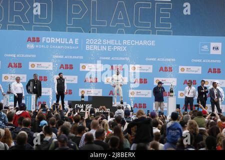 Edoardo Mortara a remporté la première course à Berlin-Tempelhof et a ainsi célébré la quatrième victoire de sa carrière. Jean-Eric Vergne est arrivé deuxième et Stoffel Vandoorne troisième. (Photo de Simone Kuhlmey/Pacific Press/Sipa USA) Banque D'Images