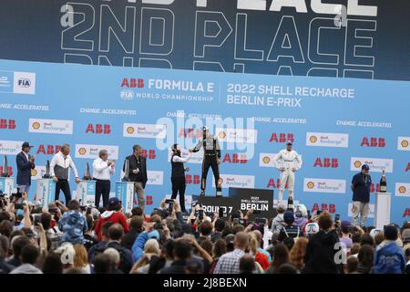 Edoardo Mortara a remporté la première course à Berlin-Tempelhof et a ainsi célébré la quatrième victoire de sa carrière. Jean-Eric Vergne est arrivé deuxième et Stoffel Vandoorne troisième. (Photo de Simone Kuhlmey/Pacific Press/Sipa USA) Banque D'Images