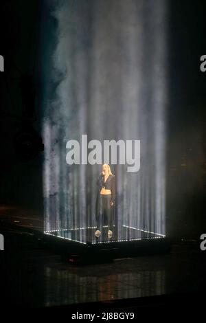 S10 (de Diepte) pays-Bas lors de la Grande finale du Concours Eurovision de la chanson le 14 mai 2022 à Pala Olimpico, Turin, Italie. Photo Nderim Kaceli Banque D'Images