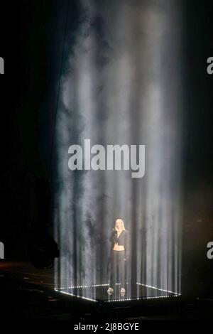 S10 (de Diepte) pays-Bas lors de la Grande finale du Concours Eurovision de la chanson le 14 mai 2022 à Pala Olimpico, Turin, Italie. Photo Nderim Kaceli Banque D'Images