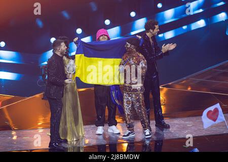 L'Orchestre Kalush d'Ukraine remporte la grande finale du Concours Eurovision de la chanson. Turin (Italie) le 14th mai 2022. Photo de Marco Piovanotto/ABACAPRESS.COM Banque D'Images