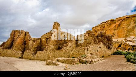 L'une des nombreuses ruines du parc historique national de Chaco Culture, Nouveau-Mexique, Etats-Unis. Banque D'Images