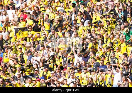 DORTMUND, ALLEMAGNE - MAI 14 : fans et supporters de Borussia Dortmund pendant le 1. Match de Bundesliga entre Borussia Dortmund et Hertha BSC au signal Iduna Park le 14 mai 2022 à Dortmund, Allemagne (photo de Joris Verwijst/Orange Pictures) Banque D'Images