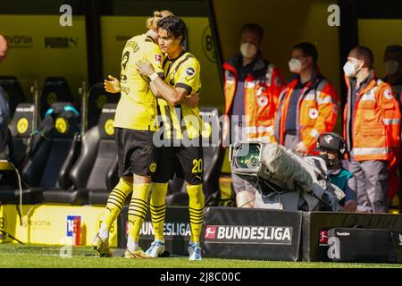 DORTMUND, ALLEMAGNE - MAI 14 : Erling Haaland de Borussia Dortmund et Reinier de Borussia Dortmund pendant le 1. Match de Bundesliga entre Borussia Dortmund et Hertha BSC au signal Iduna Park le 14 mai 2022 à Dortmund, Allemagne (photo de Joris Verwijst/Orange Pictures) Banque D'Images