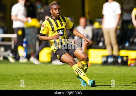 DORTMUND, ALLEMAGNE - MAI 14 : Youssoufa Moukoko de Borussia Dortmund pendant le 1. Match de Bundesliga entre Borussia Dortmund et Hertha BSC au signal Iduna Park le 14 mai 2022 à Dortmund, Allemagne (photo de Joris Verwijst/Orange Pictures) Banque D'Images