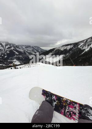 Point de vue de la snowboardeuse de la pente copie espace Slovaquie Jasna Banque D'Images