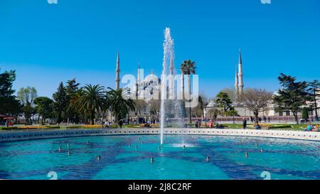 Istanbul, Turquie - novembre 2022 : magnifique Mosquée bleue à Istanbul. Turquie. Sultanahmet. Partie européenne de la ville. Banque D'Images