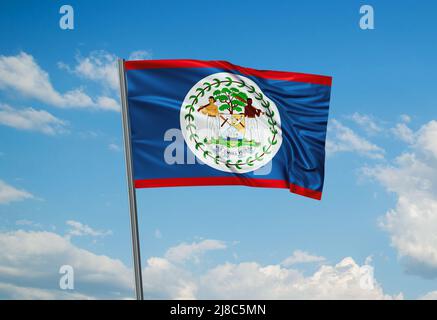 Drapeau national du Belize agitant dans le vent. Illustration fond ciel 3D Banque D'Images