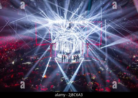 Turin, Italie. 14th mai 2022. Vue de la scène et de l'arène de la Grande finale du Concours Eurovision Song 2022. Credit: Marco Destefanis / Alamy Live News Banque D'Images