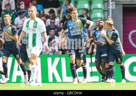 GRONINGEN, PAYS-BAS - 15 MAI : Roberts Uldrikis de SC Cambuur célèbre son but lors du match néerlandais Eredivisie entre FC Groningen et SC Cambuur à Euroborg Stadion le 15 mai 2022 à Groningen, pays-Bas (photo de Henk Jan Dijks/Orange Pictures) Banque D'Images