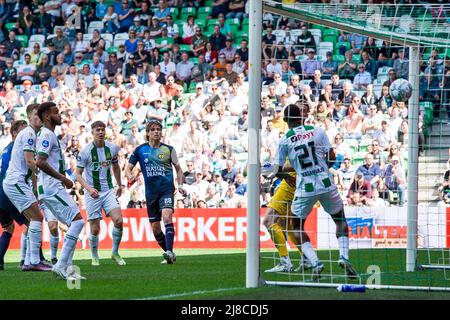 GRONINGEN - (m) Roberts Uldrikis de SC Cambuur marque le 0-1 lors du match néerlandais Eredivisie entre FC Groningen et SC Cambuur au stade Euroborg, le 15 mai 2022 à Groningen, pays-Bas. ANP COR LASKER Banque D'Images