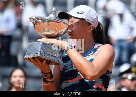 IGA Swiatek, de Pologne, célèbre lors de son dernier match contre ont Jabeur, de Tunisie, au tournoi de tennis Internazionali BNL d'Italia à Foro Italico à Rome, Italie, le 15th mai 2022. Photo Antonietta Baldassarre / Insidefoto Banque D'Images