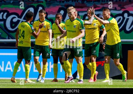 NIJMEGEN, PAYS-BAS - 15 MAI : Zian Flemming de Fortuna Sittard célèbre après avoir marquant son premier but d'équipe lors du match néerlandais Eredivisie entre N.E.C. et Fortuna Sittard à Het Goffertstadion le 15 mai 2022 à Nimègue, pays-Bas (photo de Broer van den Boom/Orange Pictures) Banque D'Images