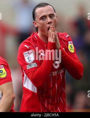 SWINDON, ROYAUME-UNI. MAI 15th Harry McKirdy, de Swindon Town, réagit pendant la demi-finale de la Ligue des Bet 2 de Sky Play-Off 1st Leg entre Swindon Town et Port Vale au County Ground, Swindon, le dimanche 15th mai 2022. (Crédit : Kieran Riley | MI News) Banque D'Images