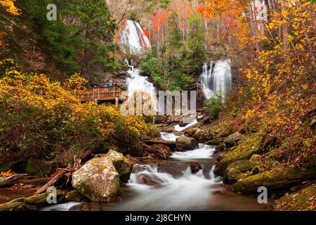 Anna Ruby Falls, Géorgie, États-Unis en automne. Banque D'Images