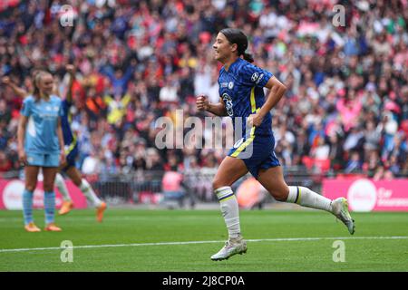 Londres, Angleterre, 15th mai 2022. Sam Kerr, de Chelsea, célèbre le premier but de son équipe lors du match de la coupe féminine FA au stade Wembley, à Londres. Crédit photo devrait lire: Isaac Parkin / Sportimage Banque D'Images