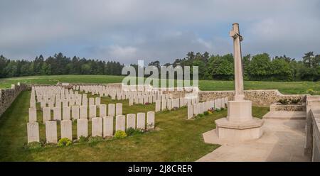 Voici le cimetière britannique de Courmas de la première Guerre mondiale. La plupart des 130 décès survenus le 20 juillet 1918 lors de l'offensive de la Marne du 18 juillet au 6 août 1918 Banque D'Images