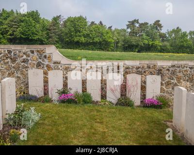 Voici le cimetière britannique de Courmas de la première Guerre mondiale. La plupart des 130 décès survenus le 20 juillet 1918 lors de l'offensive de la Marne du 18 juillet au 6 août 1918 Banque D'Images