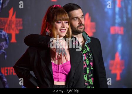 Rachel Iwanyszyn (l) participe à la première de Netflix 'Transger Things' Season 4 New York à Netflix Brooklyn à New York, NY, le 14 mai 2022. (Photo par Anthony Behar/Sipa USA) Banque D'Images